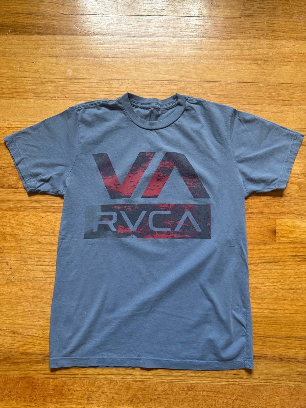 RVCA t-shirt